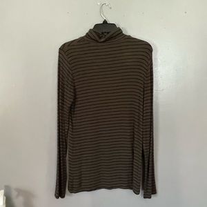 Black and green stripped turtle neck